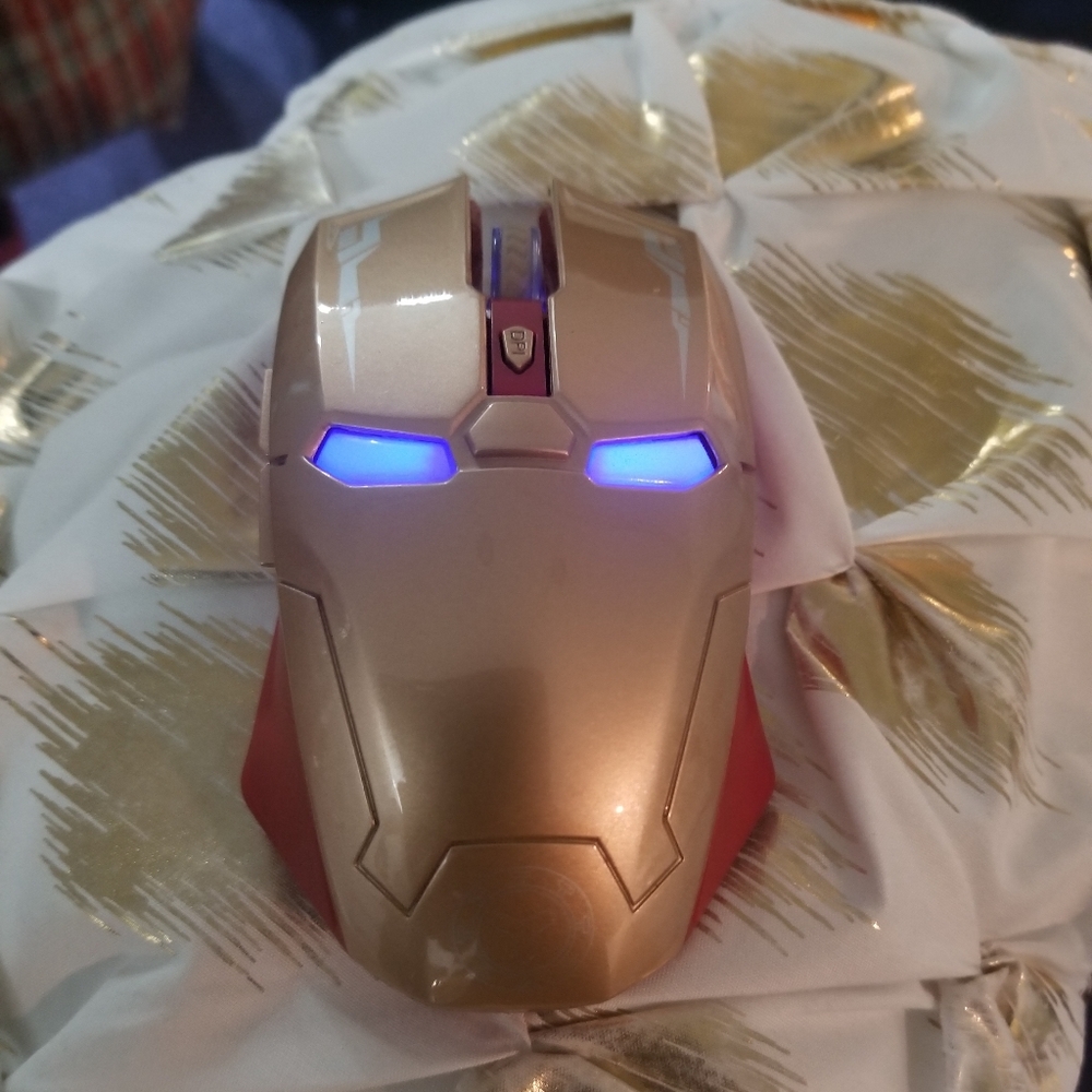 I.M. anniversary collection mouse